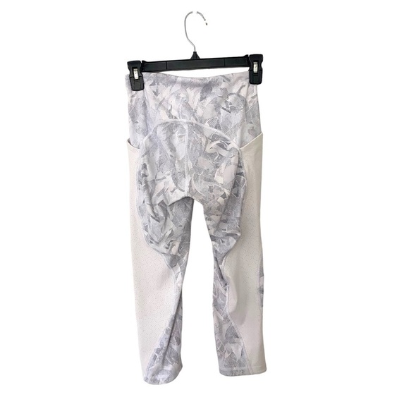 Lululemon Breezy Dot Legging Size 4 - Picture 3 of 6